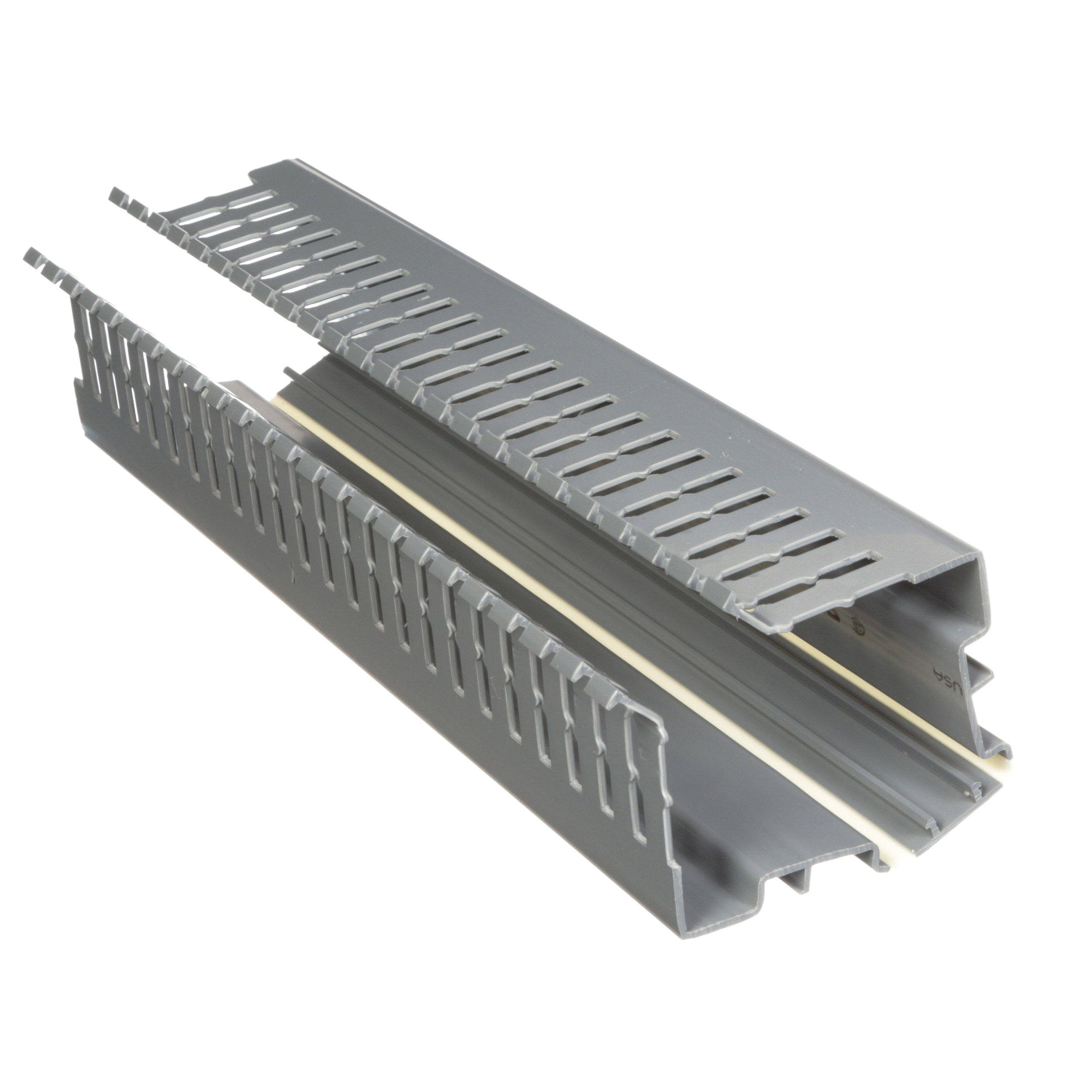 Goulotte d'angle PVC gris clair 6pieds x 2pouces couvercle à ajouter Cdt.6pieds